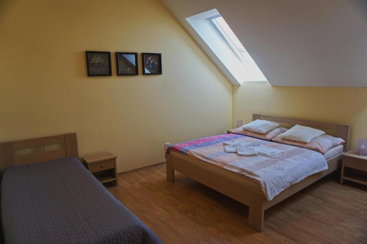 Penzion U Bohuša Lednice Exterior foto